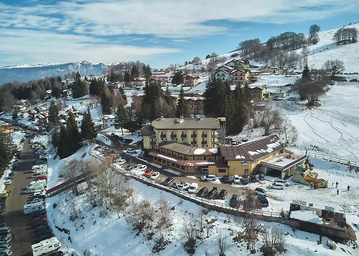 Hotel Dolomiti - Azzurro Club